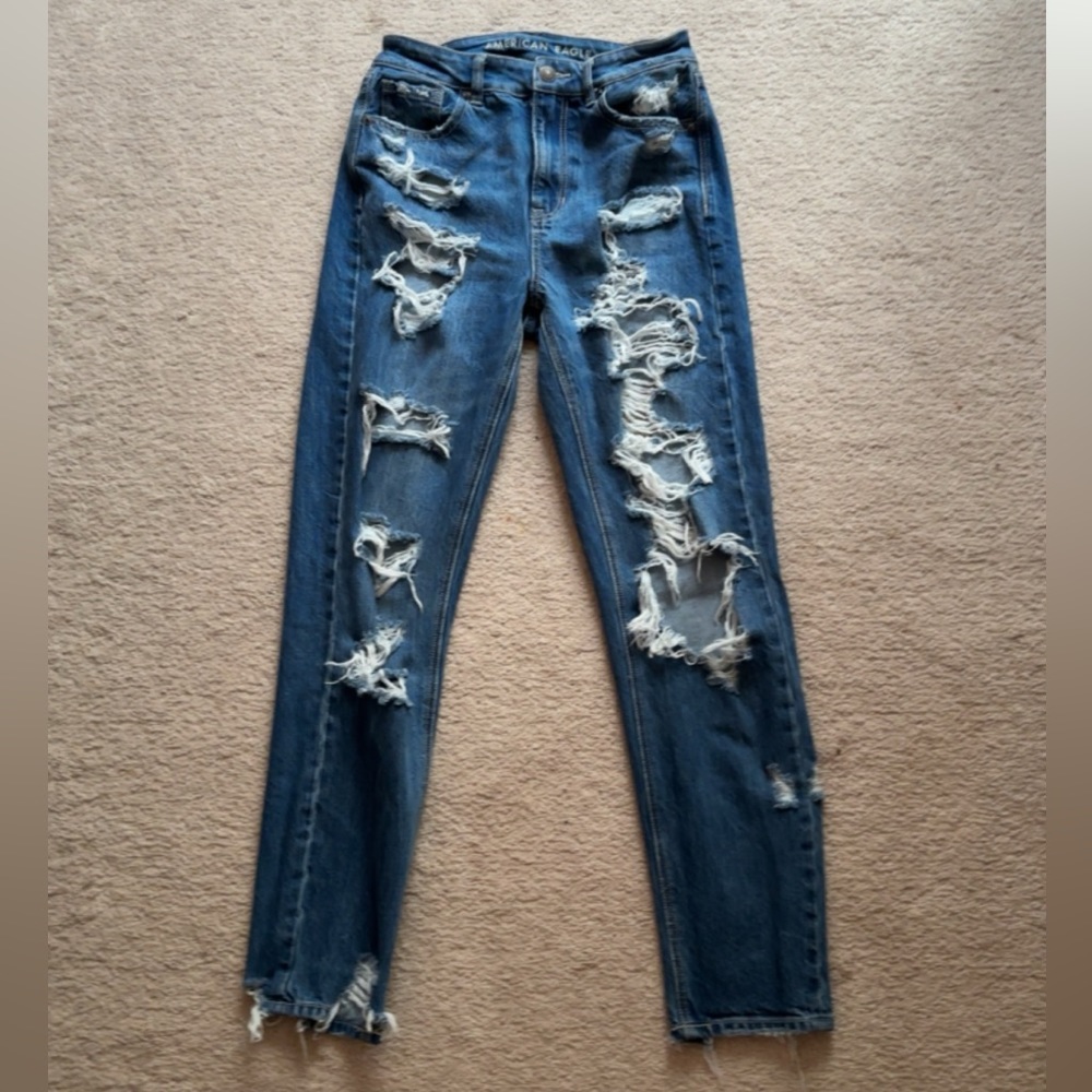 american eagle ripped mom jeans